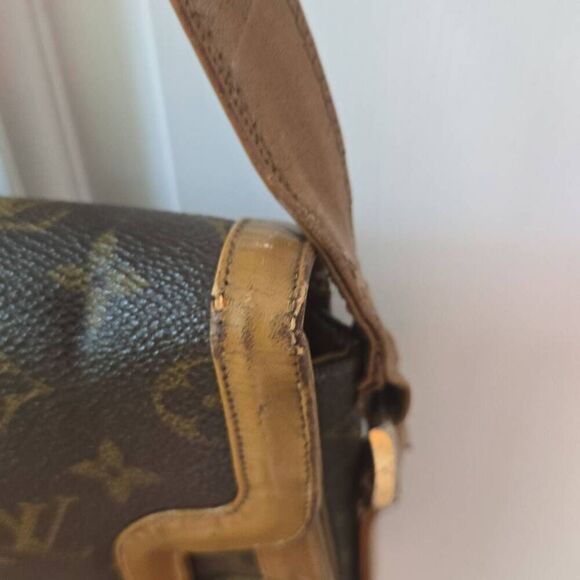 Vintage Louis Vuitton Crossbody Handbag - Picture 5 of 16